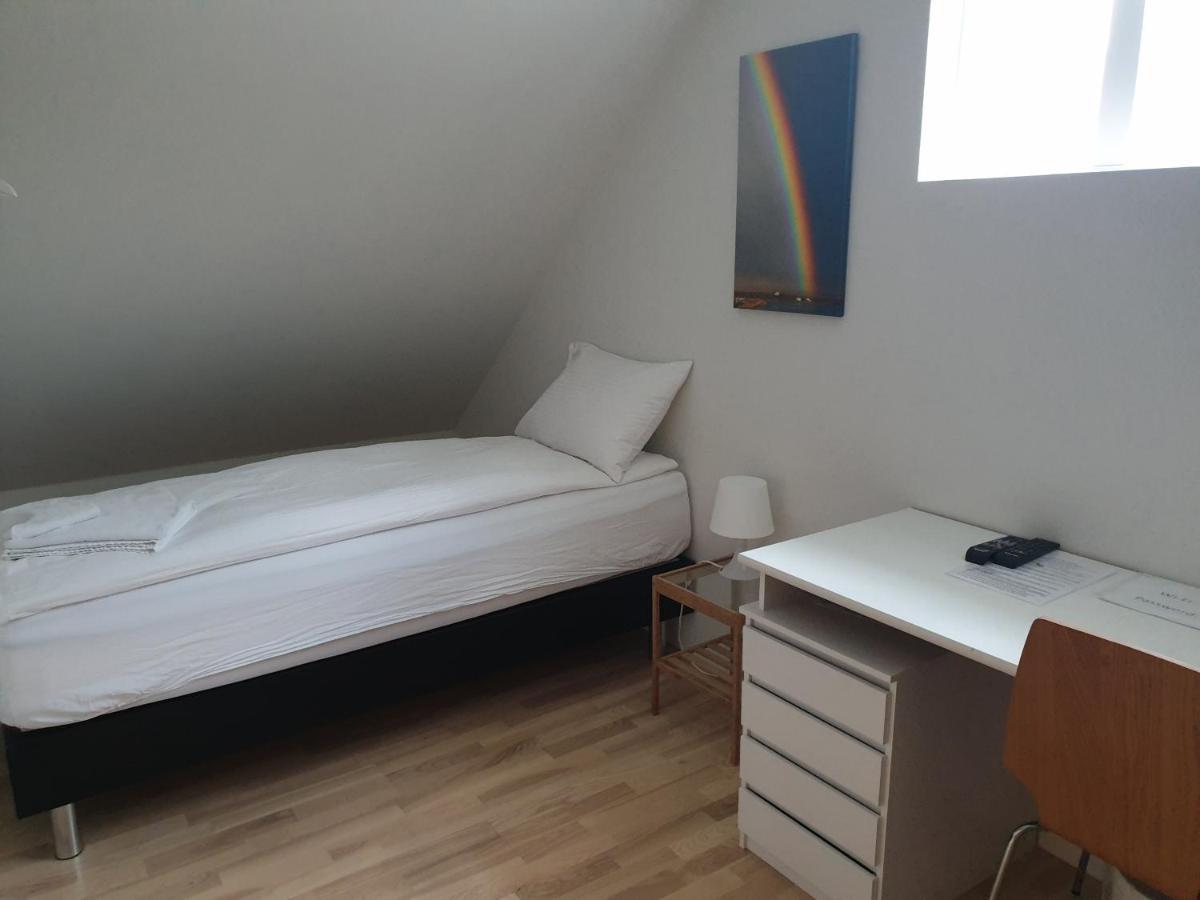 Grand-Inn Bar And Bed Saudarkrokur Luaran gambar
