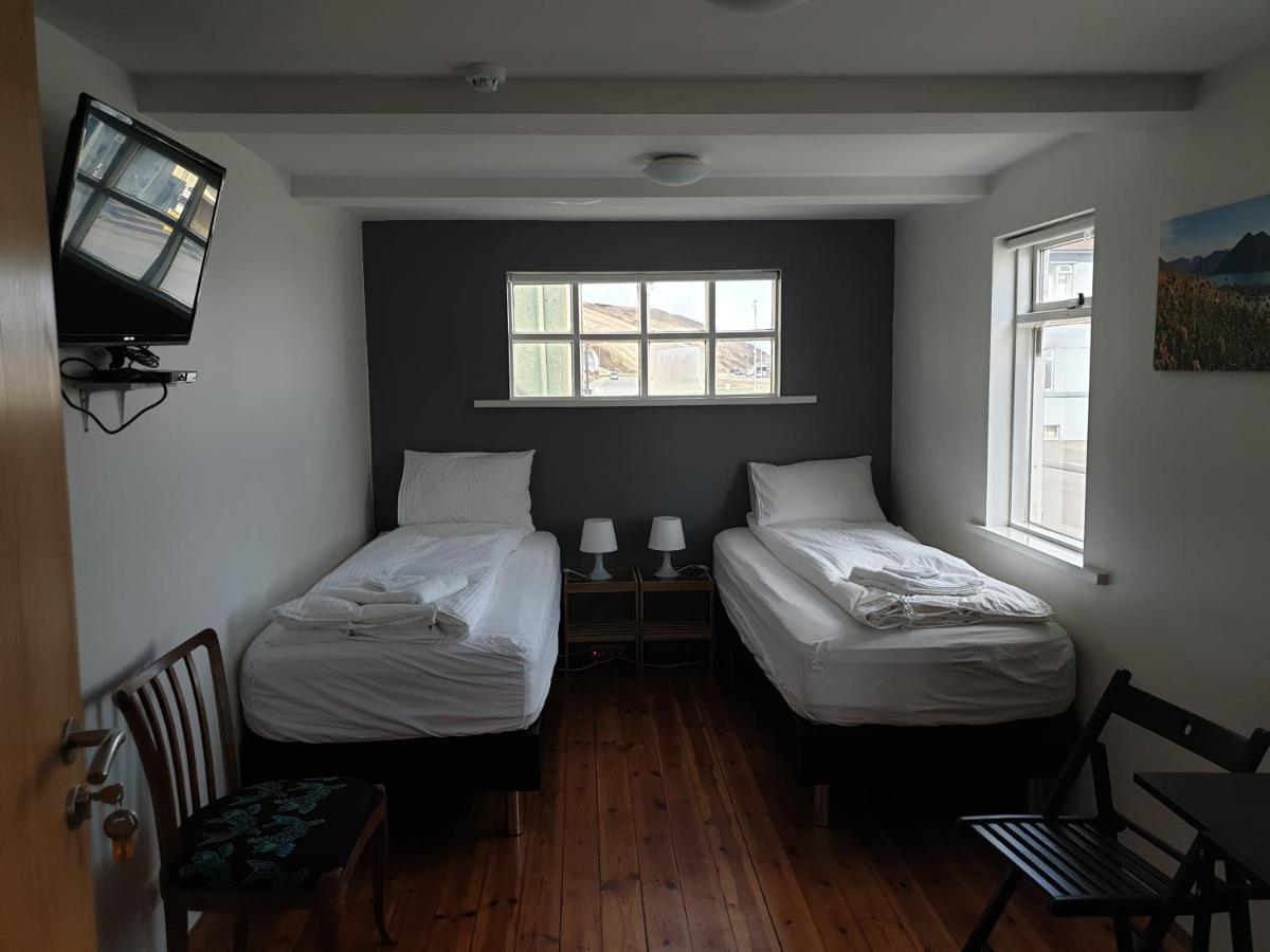 Grand-Inn Bar And Bed Saudarkrokur Luaran gambar